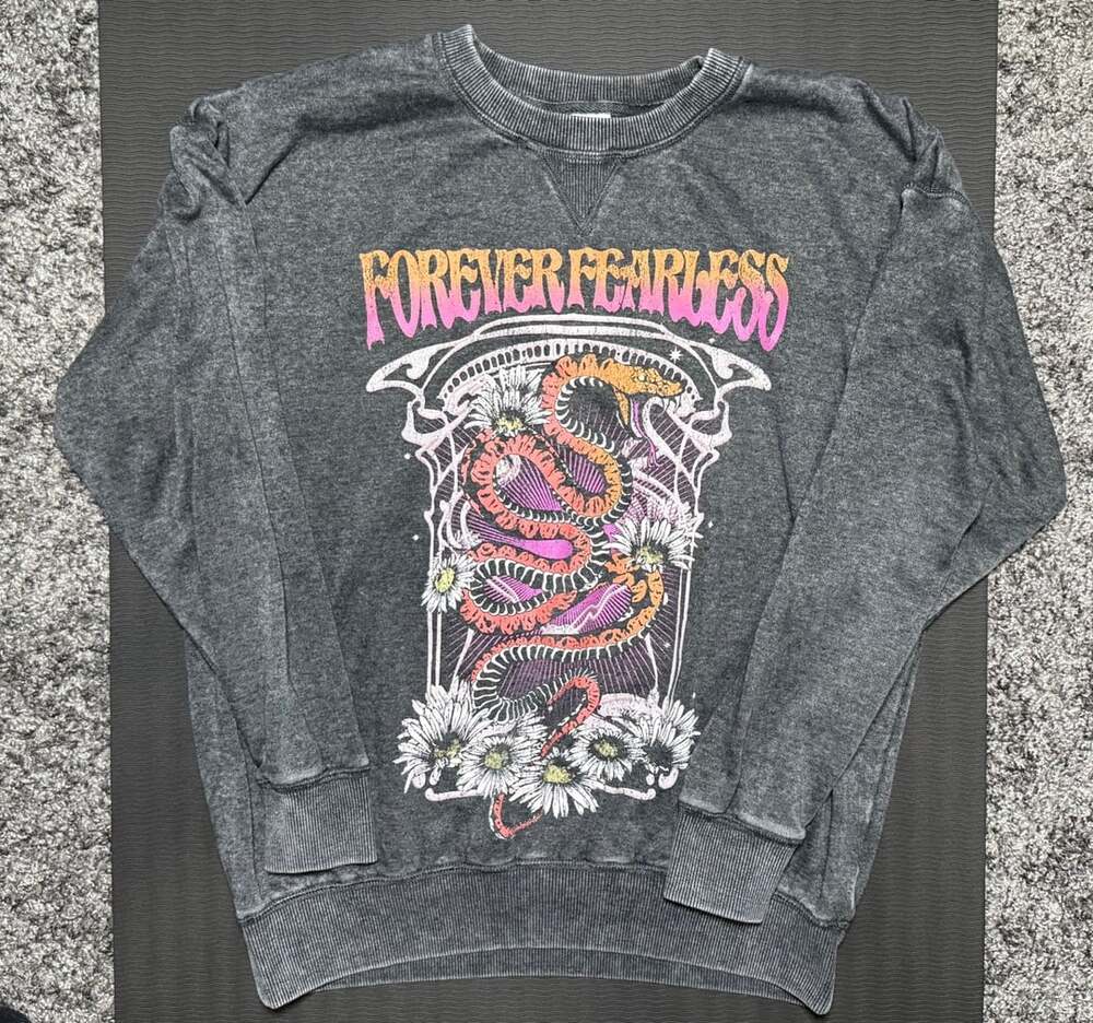 No Boundaries Forever Fearless Snake Sweatshirt Size S (4-6) Gray